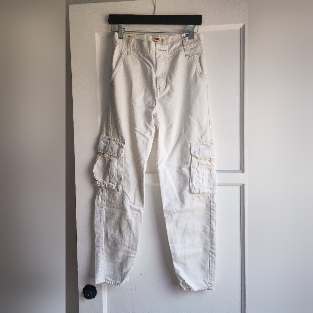Levi's Cream Cargo Pants